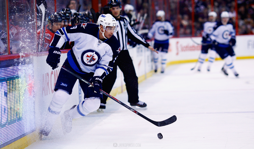 OTTAWA, CANADA - January 02: Winnipeg Jets Left Wing Evander Kane (9) [7278] during a game between the Jets and Senators at Canadian Tire Centre on January 02, 2014 in Ottawa, Ontario, Canada. ***** Editorial Use Only *****Jay Kopinski - Icon/SMI